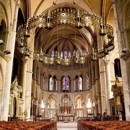 BedinReims burgundy bottle free parking&wifi free ideal 4 à 8 Adultes Esterno foto