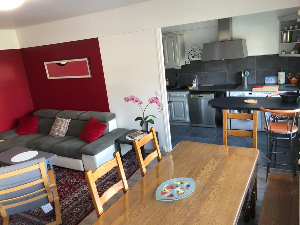 BedinReims burgundy bottle free parking&wifi free ideal 4 à 8 Adultes Esterno foto