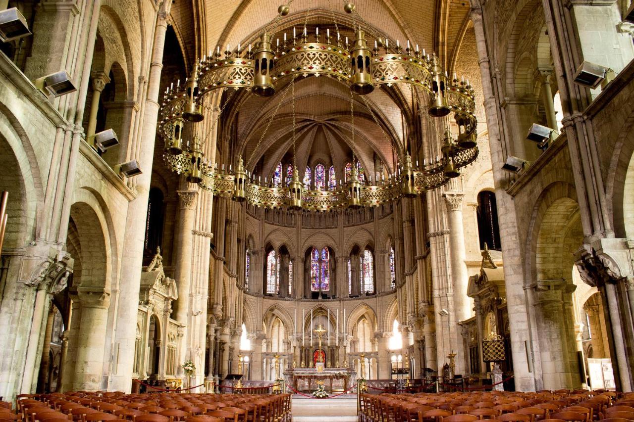 BedinReims burgundy bottle free parking&wifi free ideal 4 à 8 Adultes Esterno foto