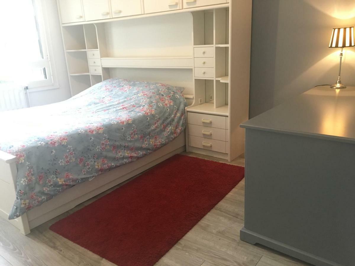 BedinReims burgundy bottle free parking&wifi free ideal 4 à 8 Adultes Esterno foto